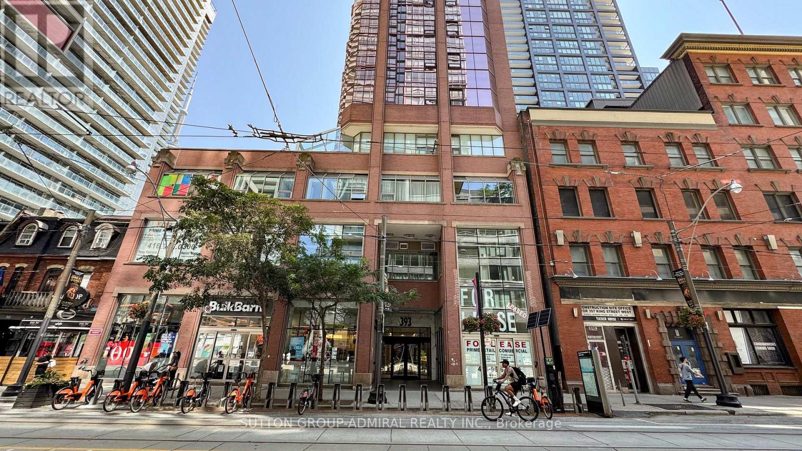 703 - 393 King Street W, Toronto (Waterfront Communities), Ontario  M5V 3G8 - Photo 3 - C12886292