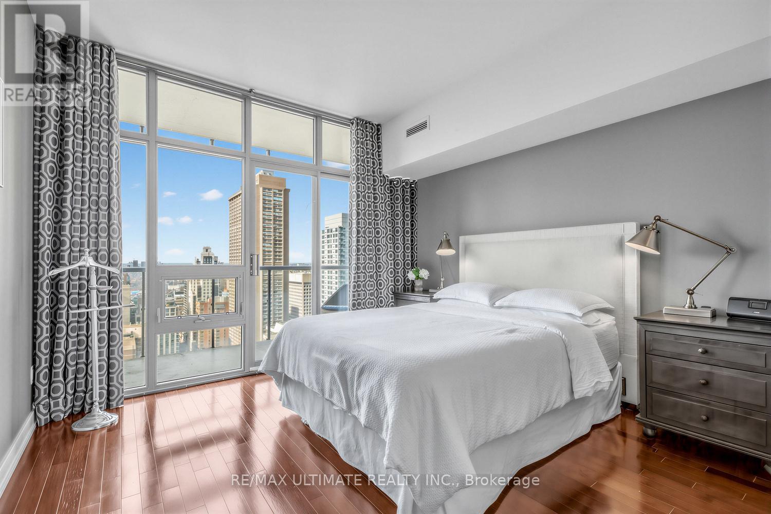 3206 - 33 Charles Street E, Toronto, Ontario  M4Y 0A2 - Photo 10 - C12886356