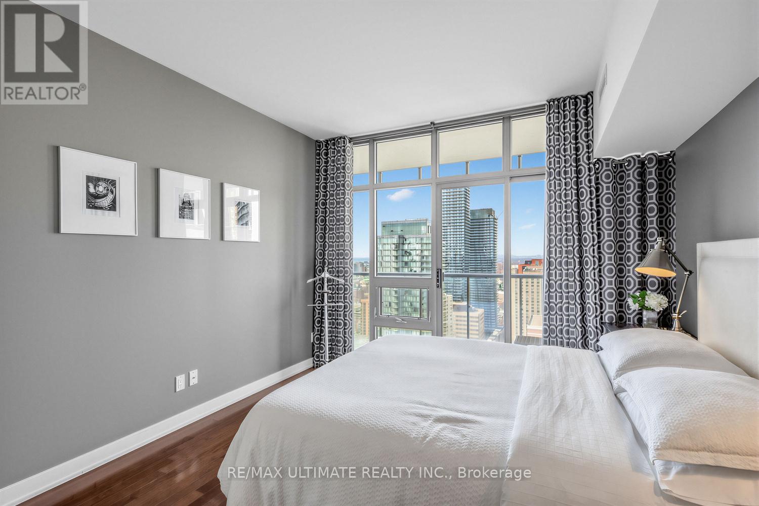 3206 - 33 Charles Street E, Toronto, Ontario  M4Y 0A2 - Photo 11 - C12886356