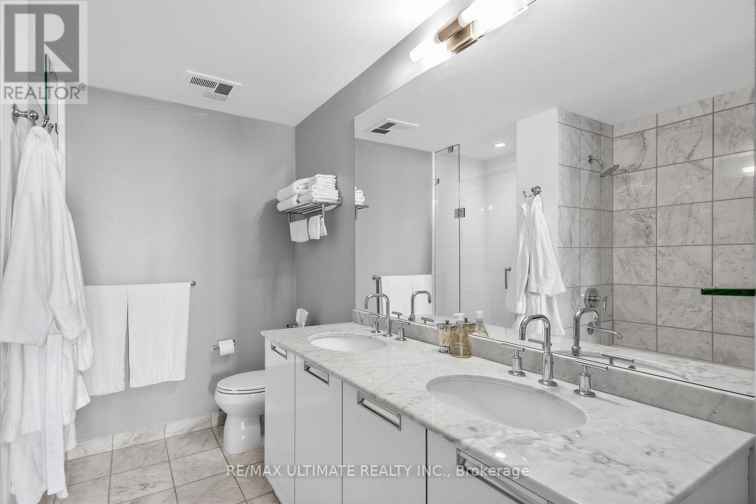 3206 - 33 Charles Street E, Toronto, Ontario  M4Y 0A2 - Photo 14 - C12886356