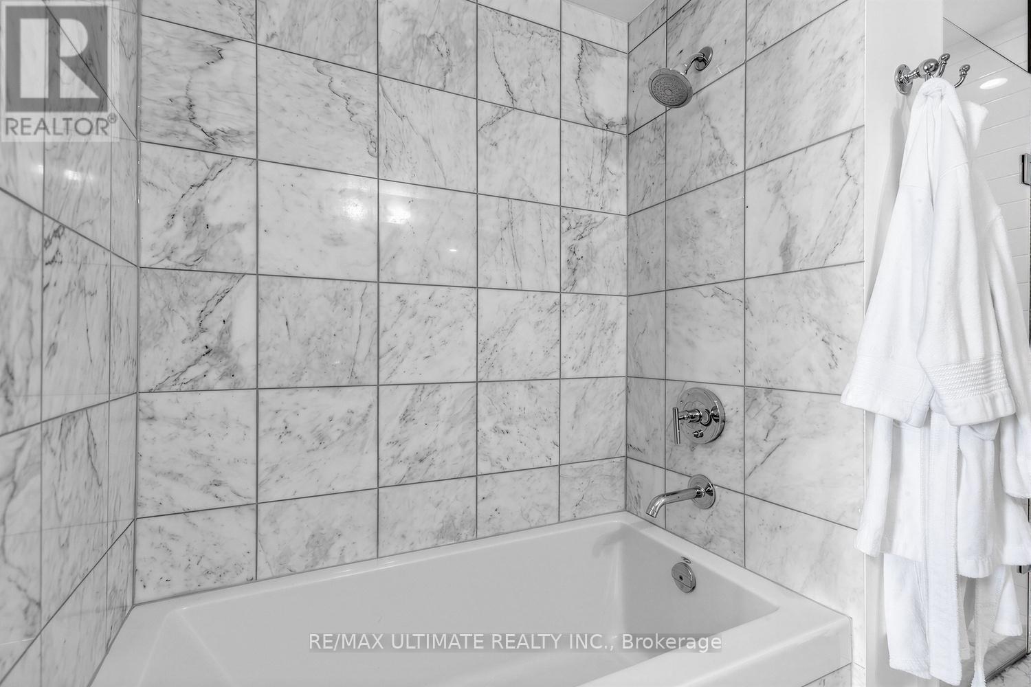 3206 - 33 Charles Street E, Toronto, Ontario  M4Y 0A2 - Photo 15 - C12886356