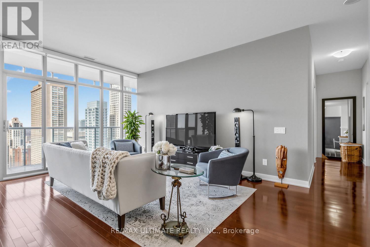 3206 - 33 Charles Street E, Toronto, Ontario  M4Y 0A2 - Photo 3 - C12886356