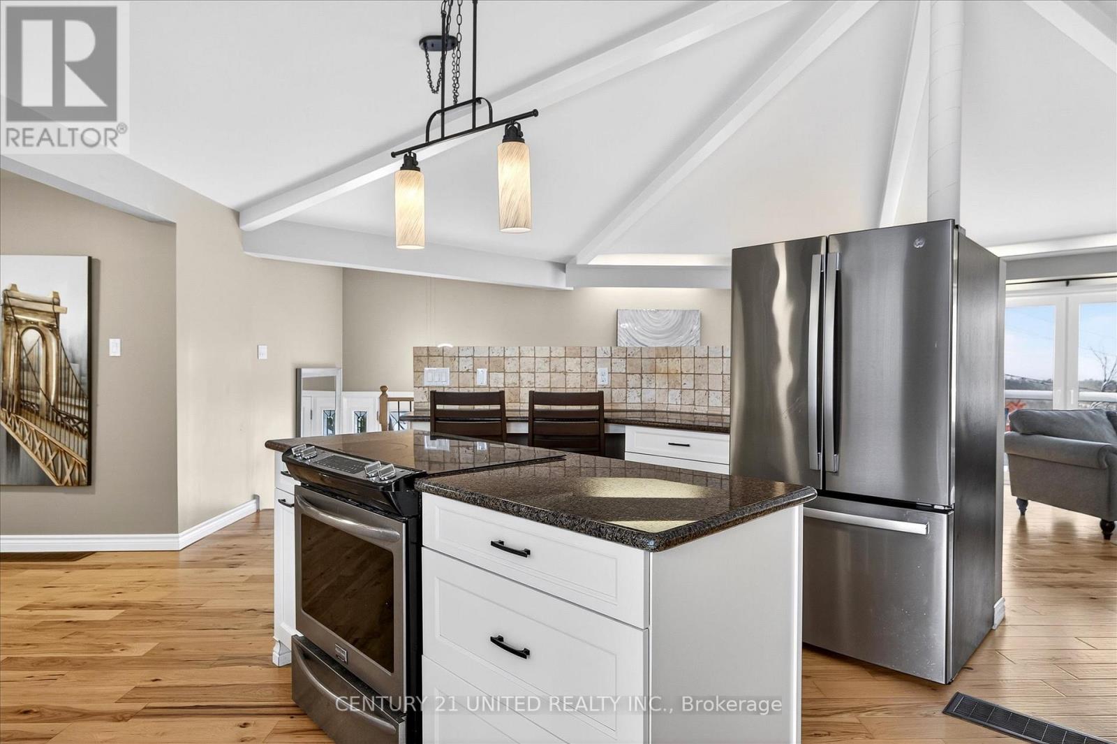 105 Ridgewood Road, Peterborough (Monaghan Ward 2), Ontario  K9J 1P2 - Photo 6 - X12805128