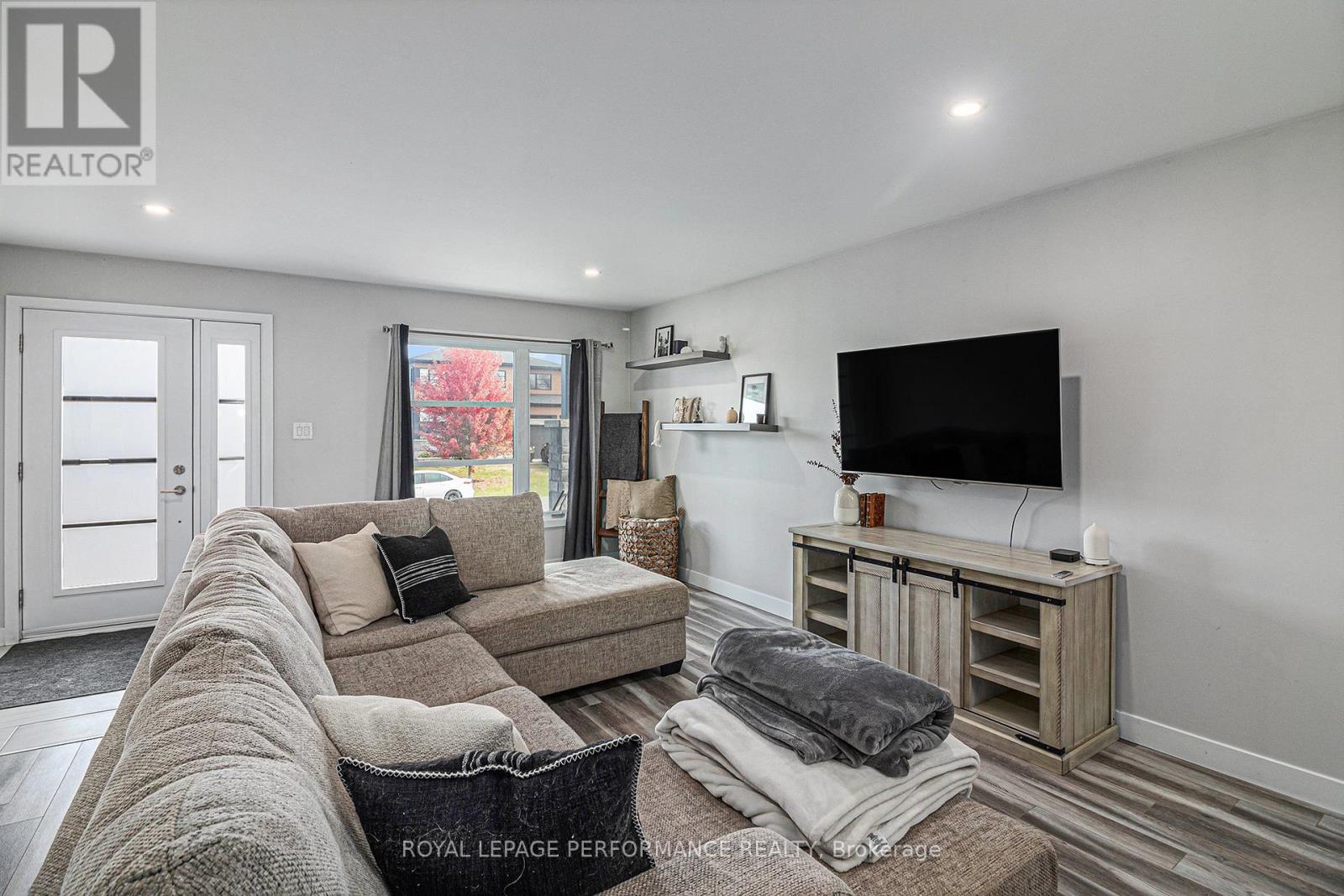 8 Brittany Street, North Stormont, Ontario  K0A 1R0 - Photo 4 - X12886190