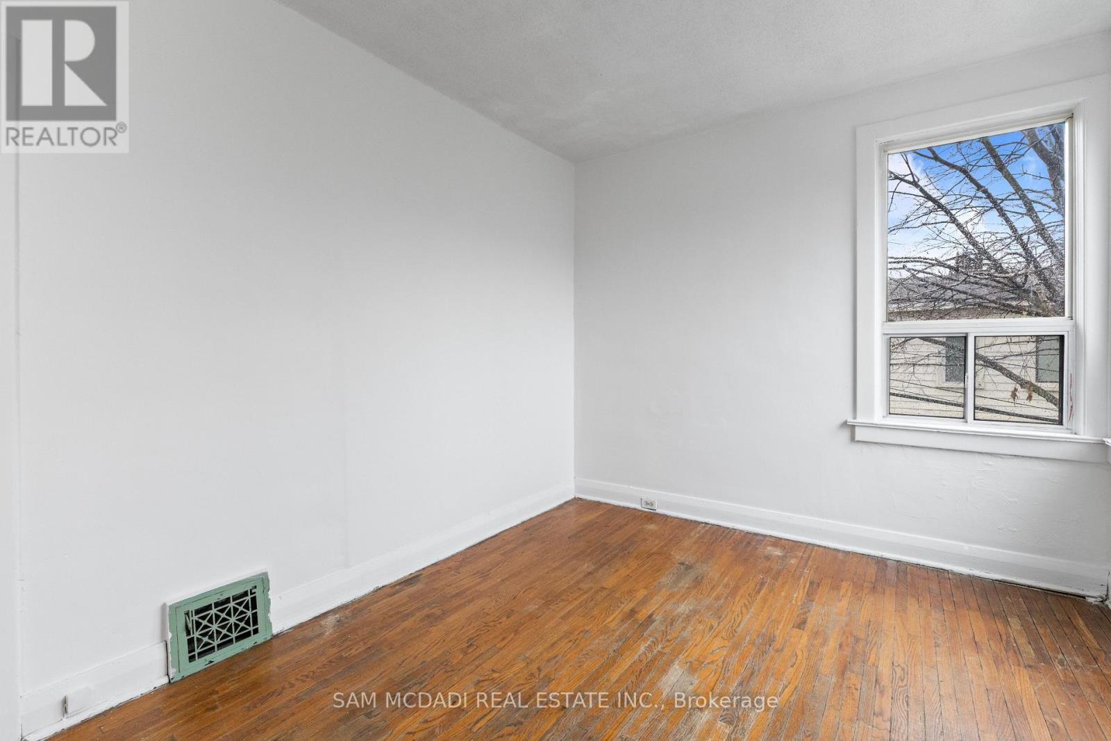 259 Milverton Boulevard, Toronto, Ontario  M4J 1V6 - Photo 21 - E12886226