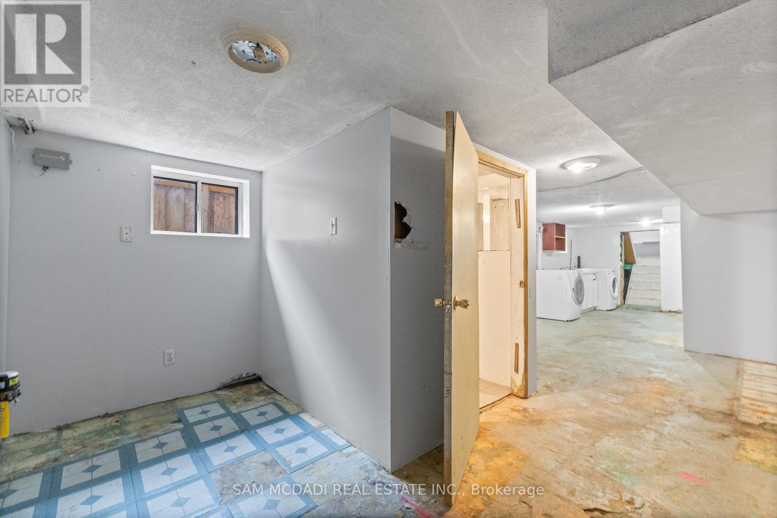 259 Milverton Boulevard, Toronto, Ontario  M4J 1V6 - Photo 24 - E12886226