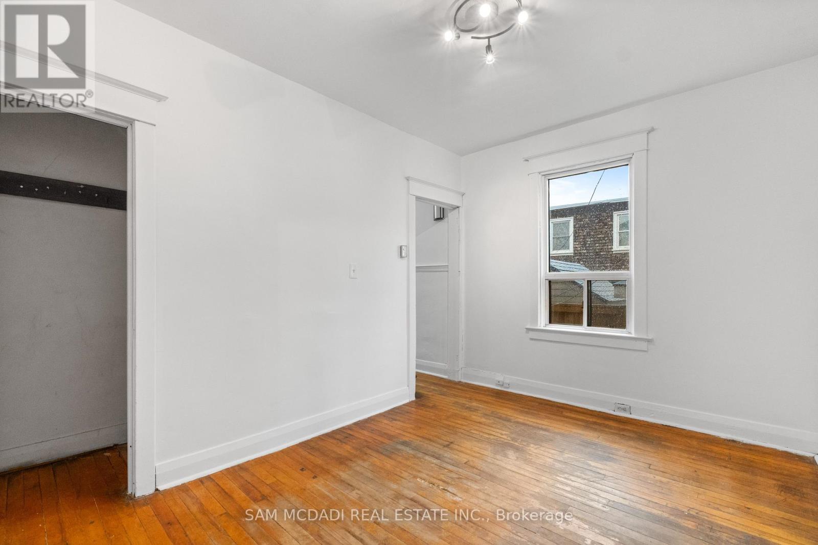 259 Milverton Boulevard, Toronto, Ontario  M4J 1V6 - Photo 4 - E12886226