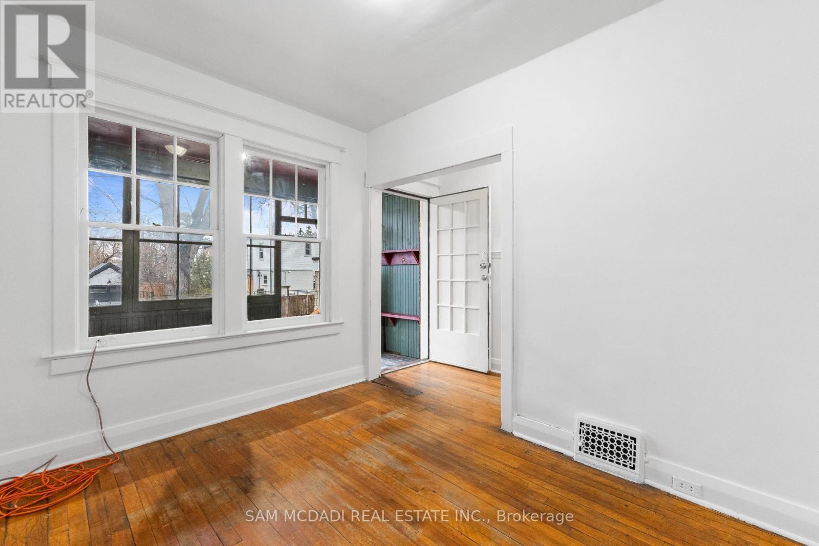 259 Milverton Boulevard, Toronto, Ontario  M4J 1V6 - Photo 6 - E12886226