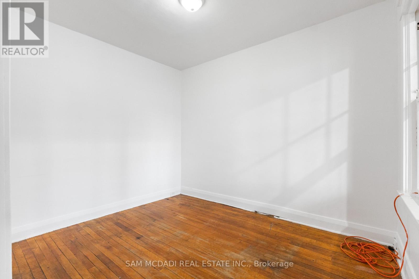 259 Milverton Boulevard, Toronto, Ontario  M4J 1V6 - Photo 8 - E12886226