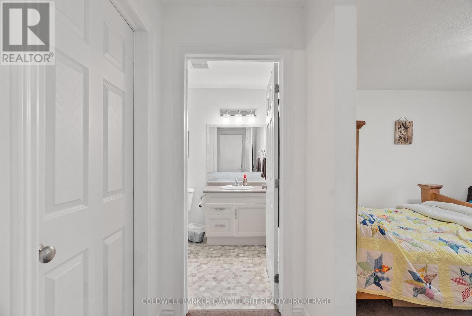 18 Devon Drive, South Huron, Ontario  N0M 1S3 - Photo 20 - X12885916