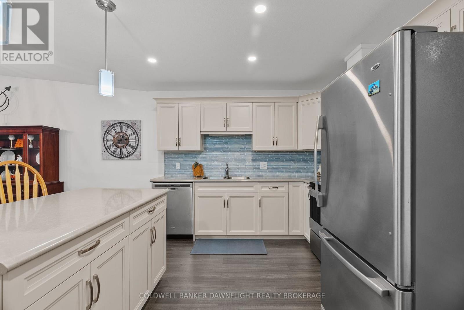 18 Devon Drive, South Huron, Ontario  N0M 1S3 - Photo 7 - X12885916