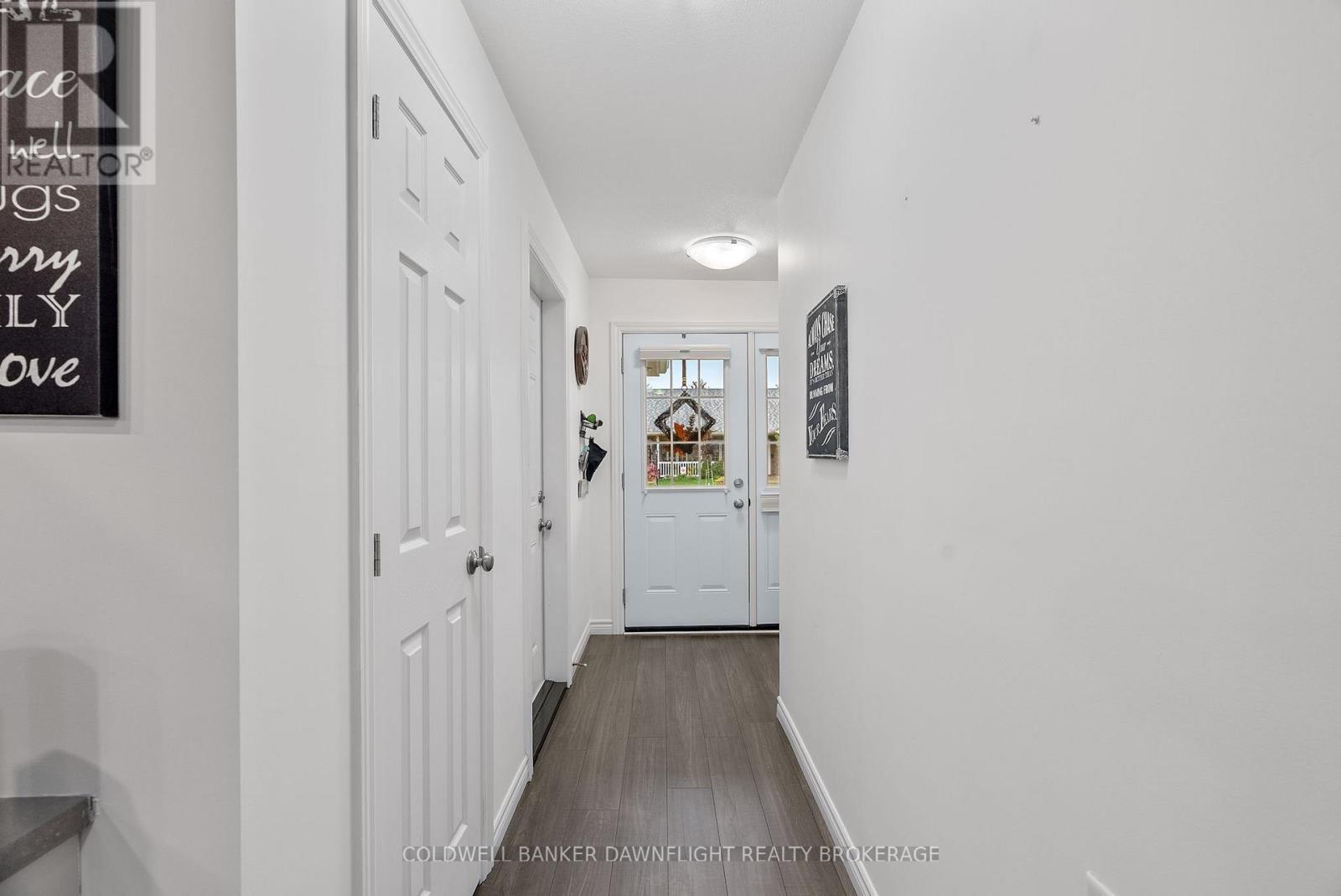 18 Devon Drive, South Huron, Ontario  N0M 1S3 - Photo 5 - X12885916