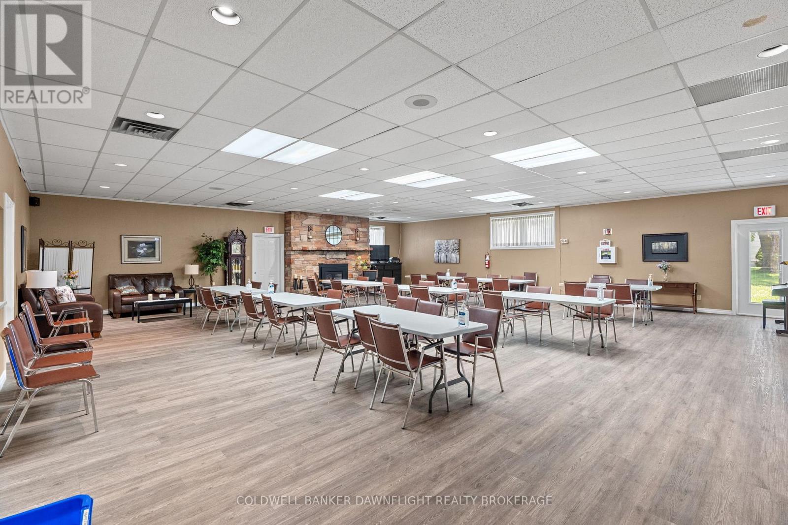 18 Devon Drive, South Huron, Ontario  N0M 1S3 - Photo 37 - X12885916