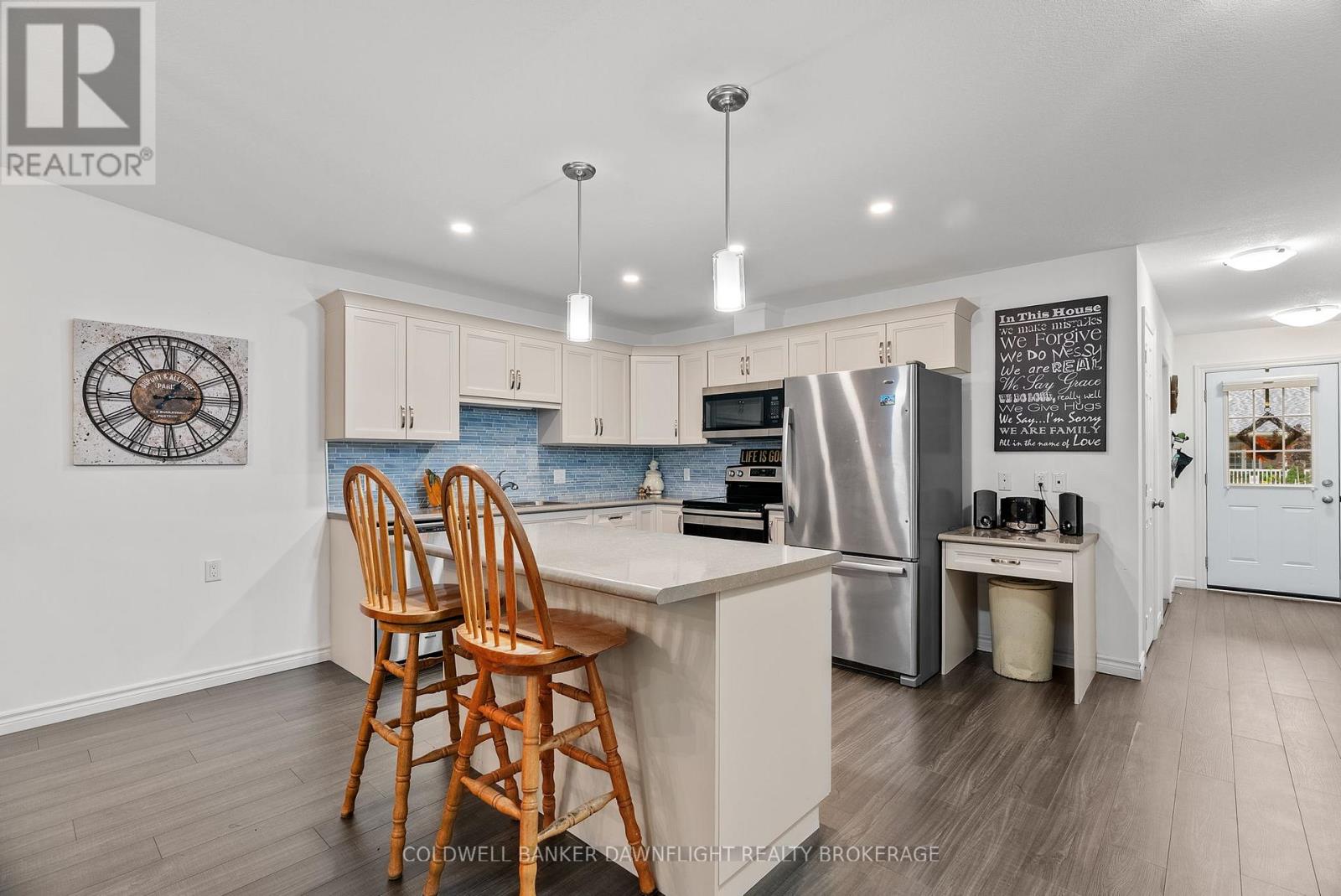 18 Devon Drive, South Huron, Ontario  N0M 1S3 - Photo 8 - X12885916