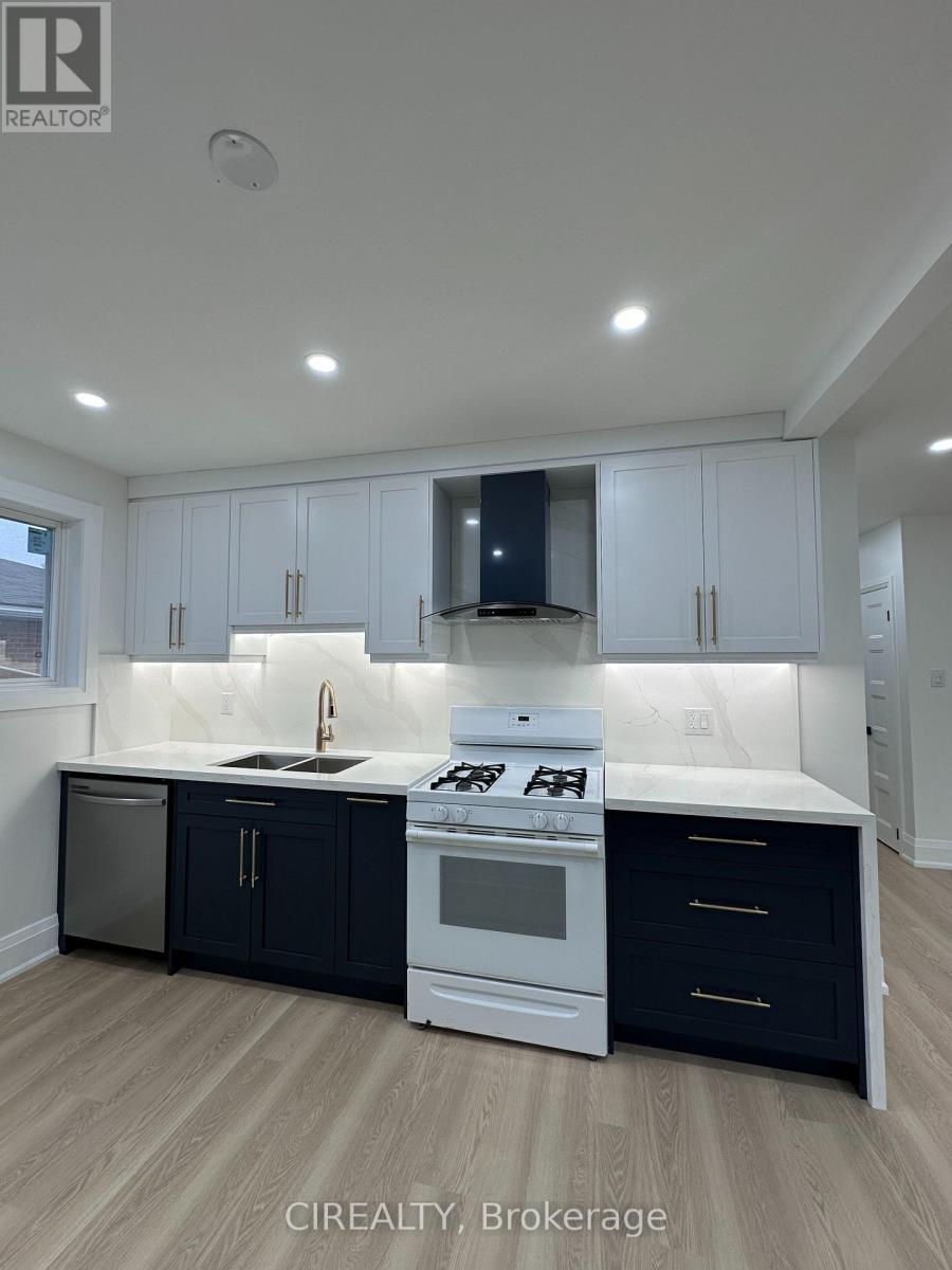 Main - 31 Bailey Crescent, Aurora (Aurora Highlands), Ontario  L4G 2B2 - Photo 3 - N12886208