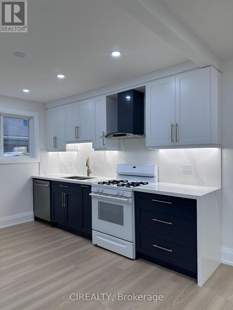 Main - 31 Bailey Crescent, Aurora (Aurora Highlands), Ontario  L4G 2B2 - Photo 4 - N12886208