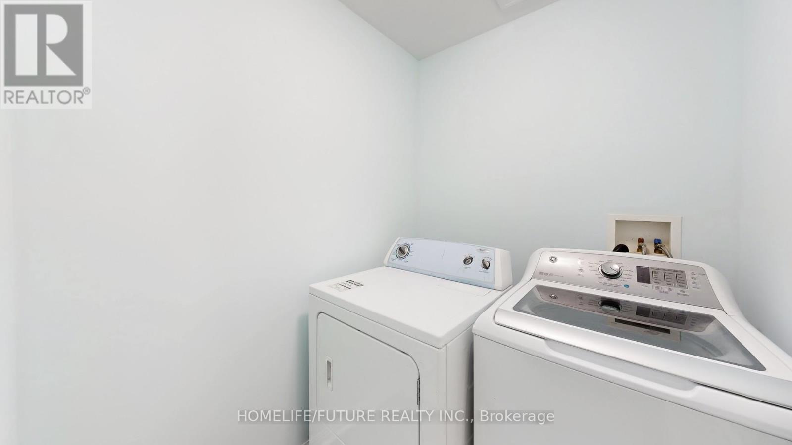 107 Gladys Clarkson Drive, Whitchurch-Stouffville (Stouffville), Ontario  L4A 0R3 - Photo 32 - N12886222