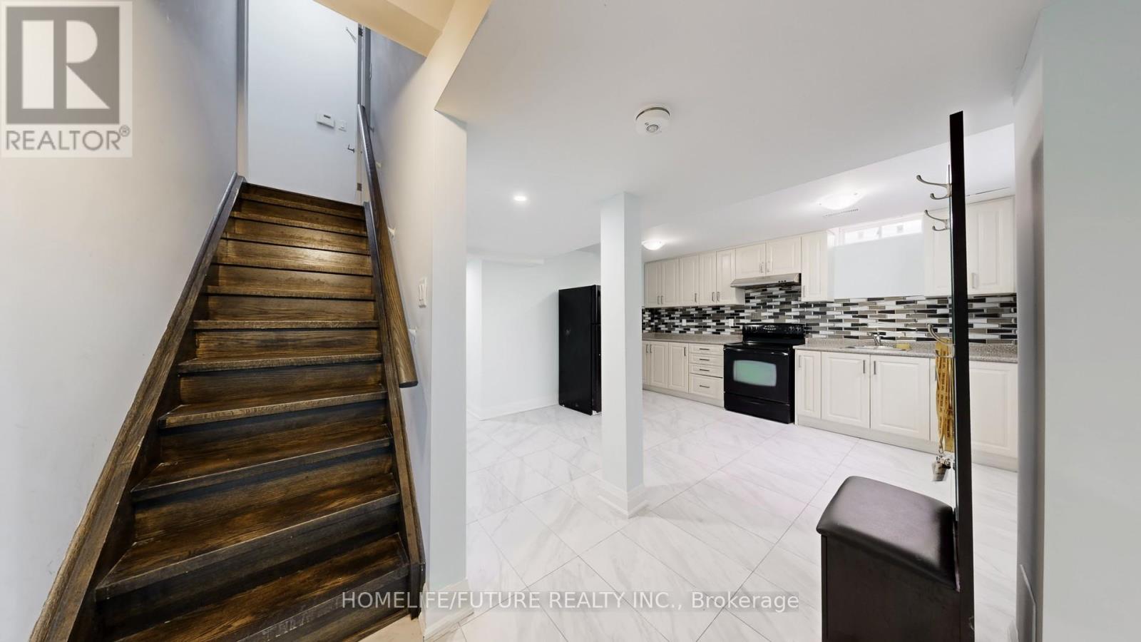 107 Gladys Clarkson Drive, Whitchurch-Stouffville (Stouffville), Ontario  L4A 0R3 - Photo 33 - N12886222