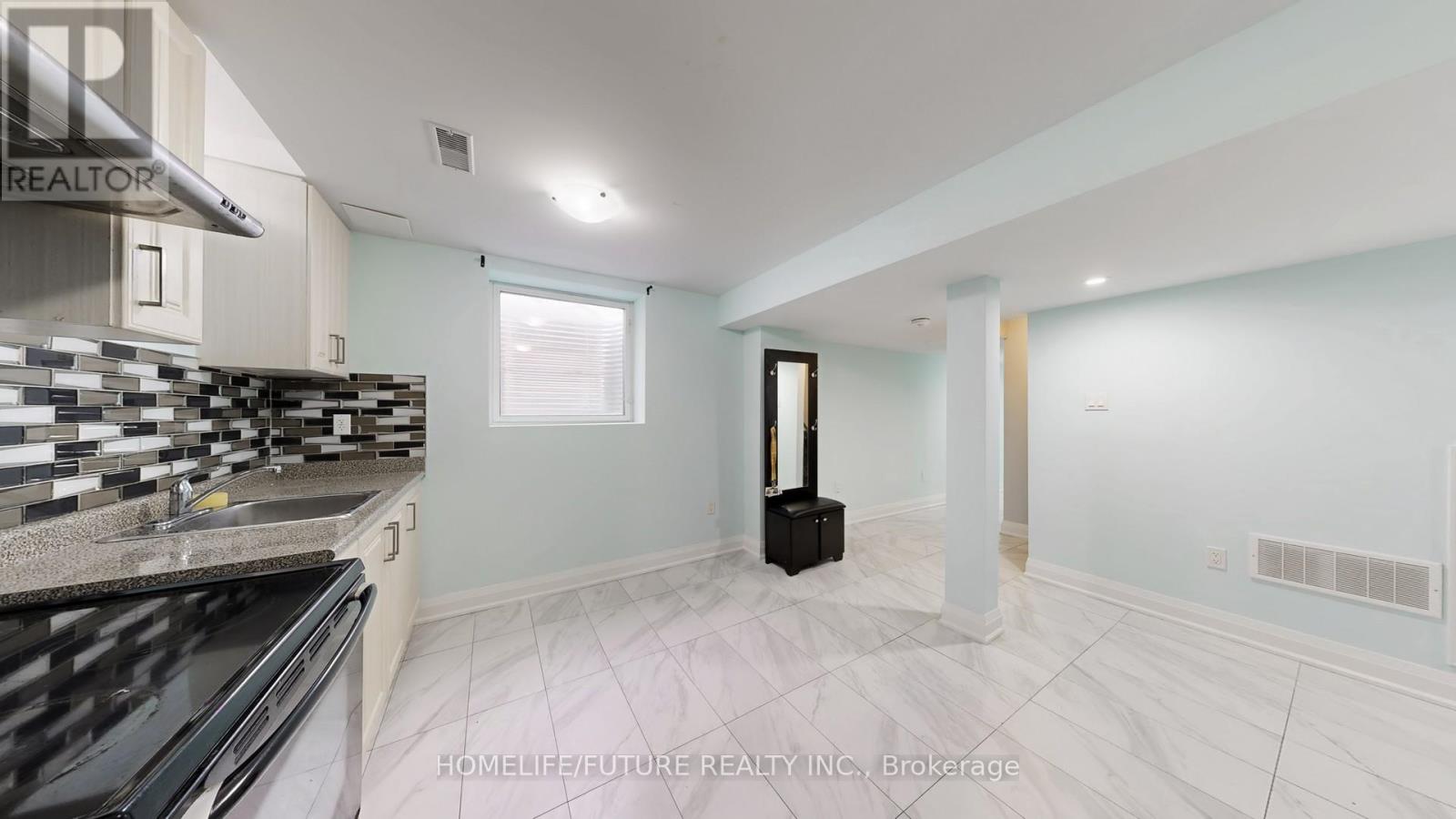 107 Gladys Clarkson Drive, Whitchurch-Stouffville (Stouffville), Ontario  L4A 0R3 - Photo 39 - N12886222