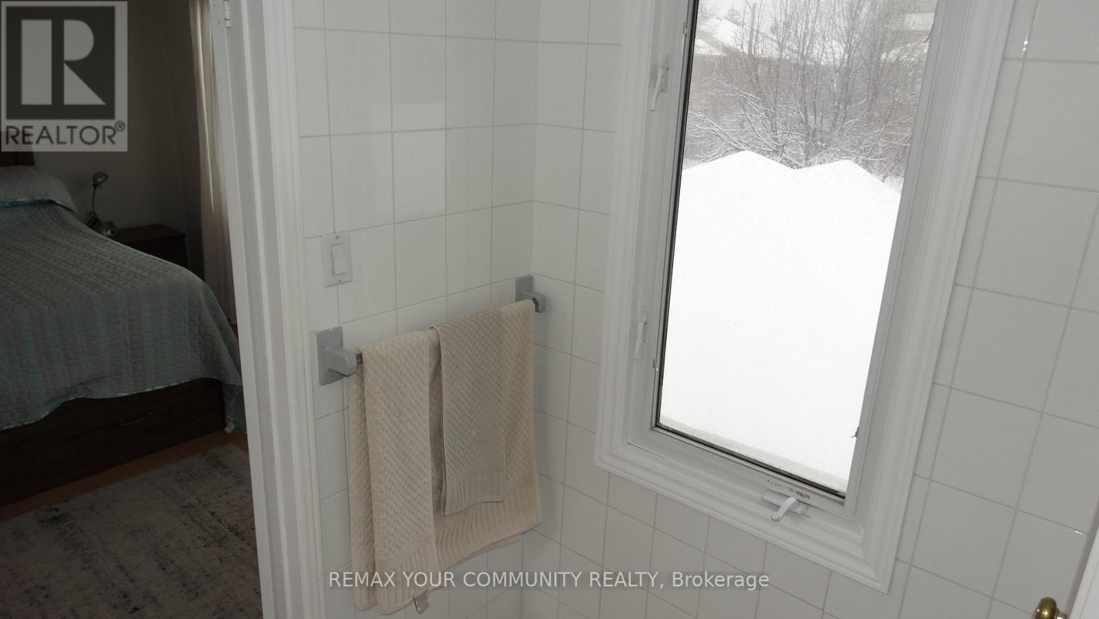 22 Elmpark Court, Richmond Hill (Devonsleigh), Ontario  L4C 9T8 - Photo 27 - N12886236