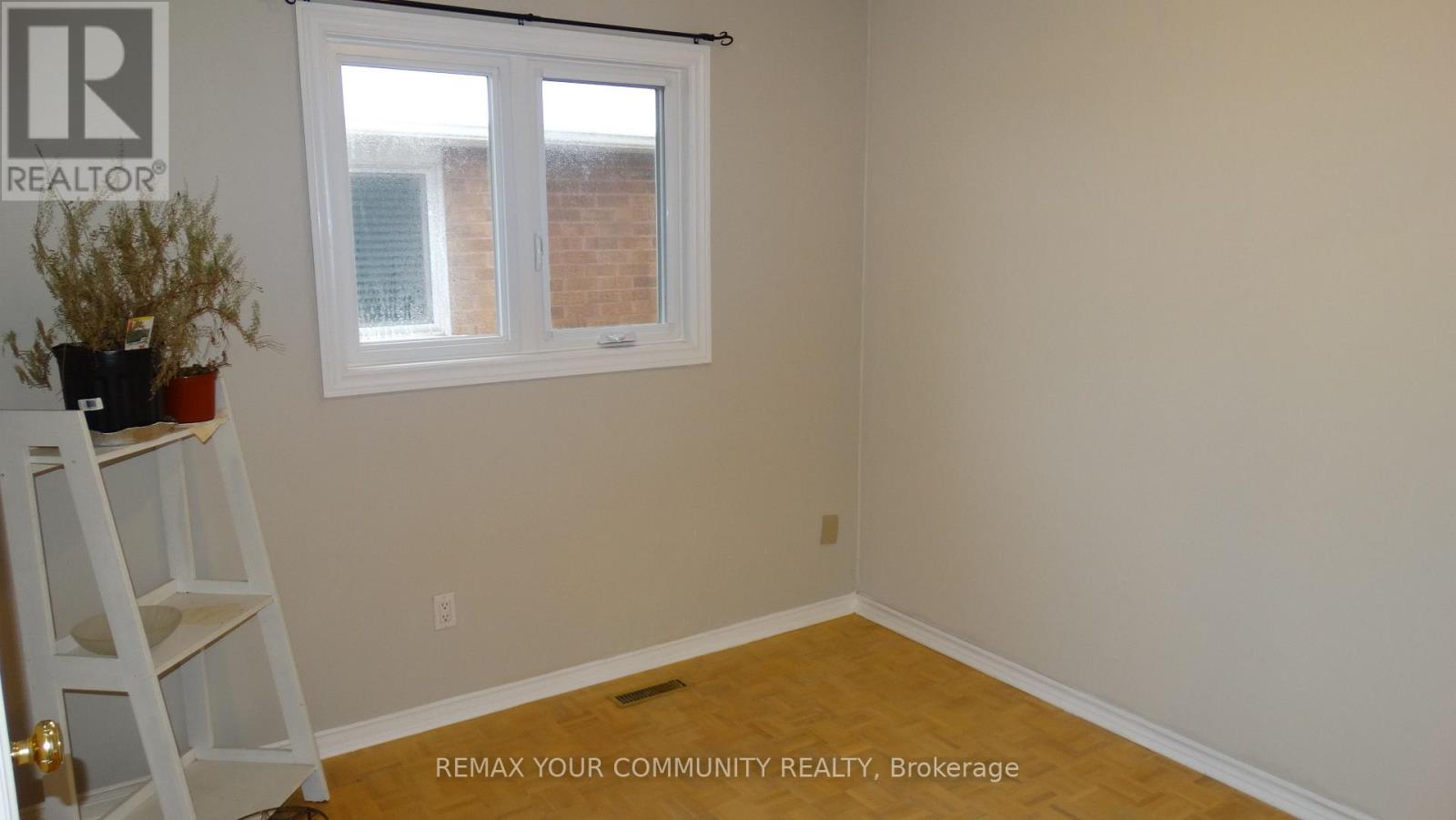 22 Elmpark Court, Richmond Hill (Devonsleigh), Ontario  L4C 9T8 - Photo 33 - N12886236