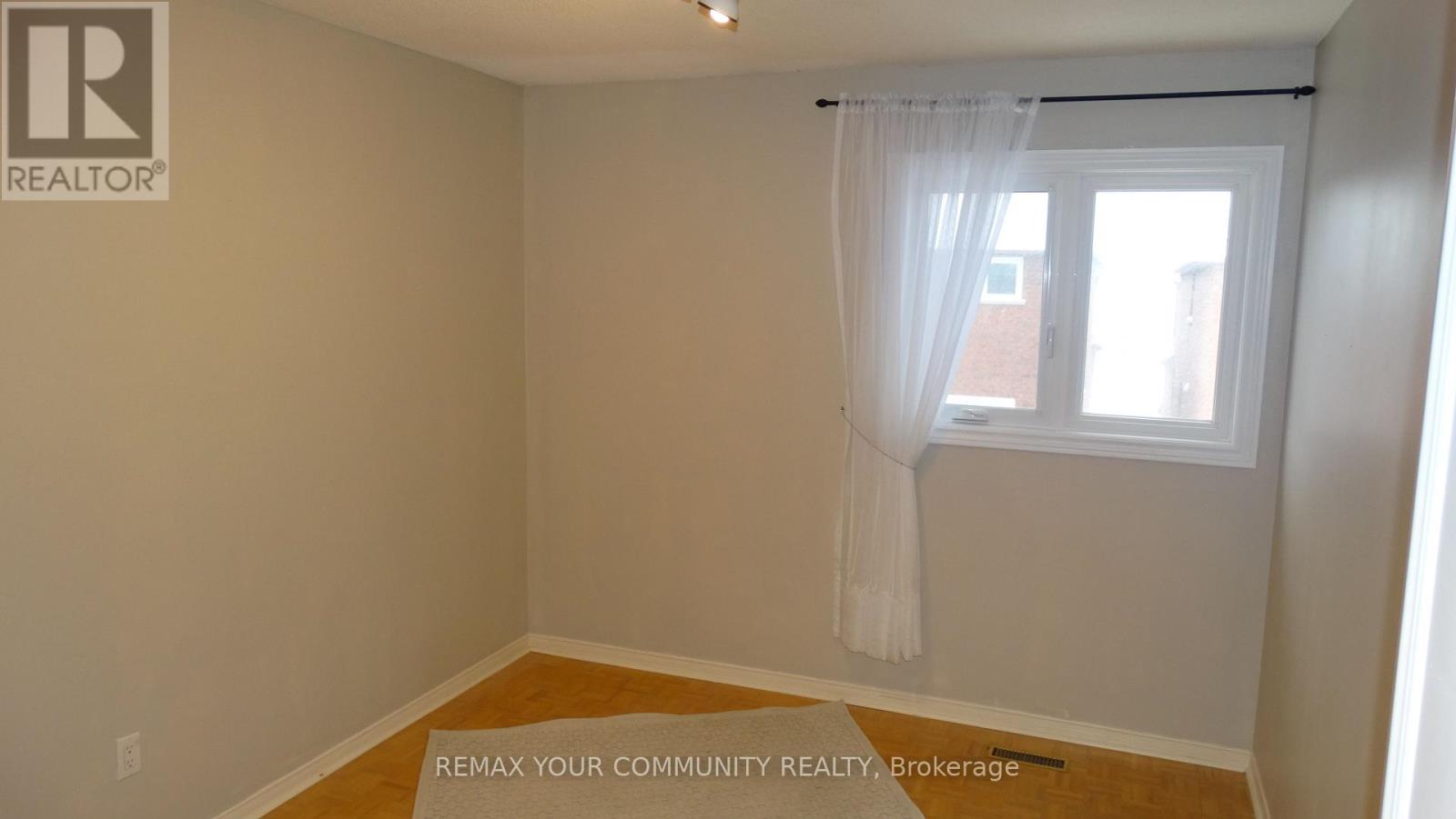 22 Elmpark Court, Richmond Hill (Devonsleigh), Ontario  L4C 9T8 - Photo 36 - N12886236