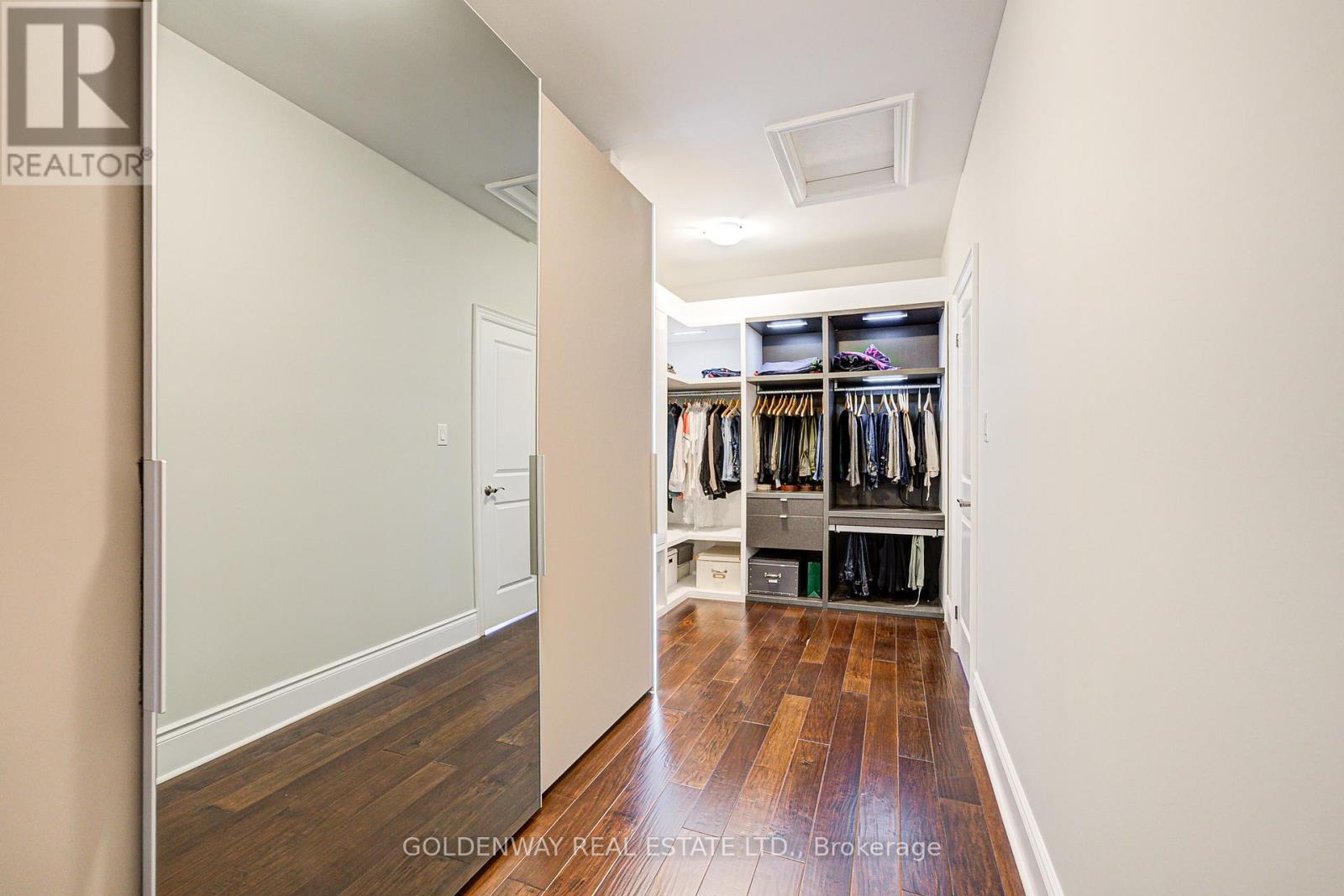 229 Hunterwood Chase, Vaughan, Ontario  L6A 4R2 - Photo 41 - N12886244