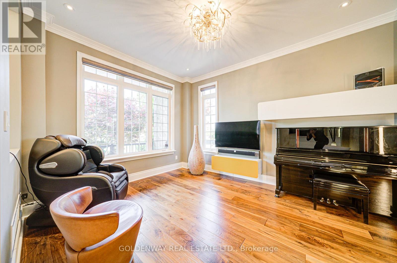 229 Hunterwood Chase, Vaughan, Ontario  L6A 4R2 - Photo 5 - N12886244