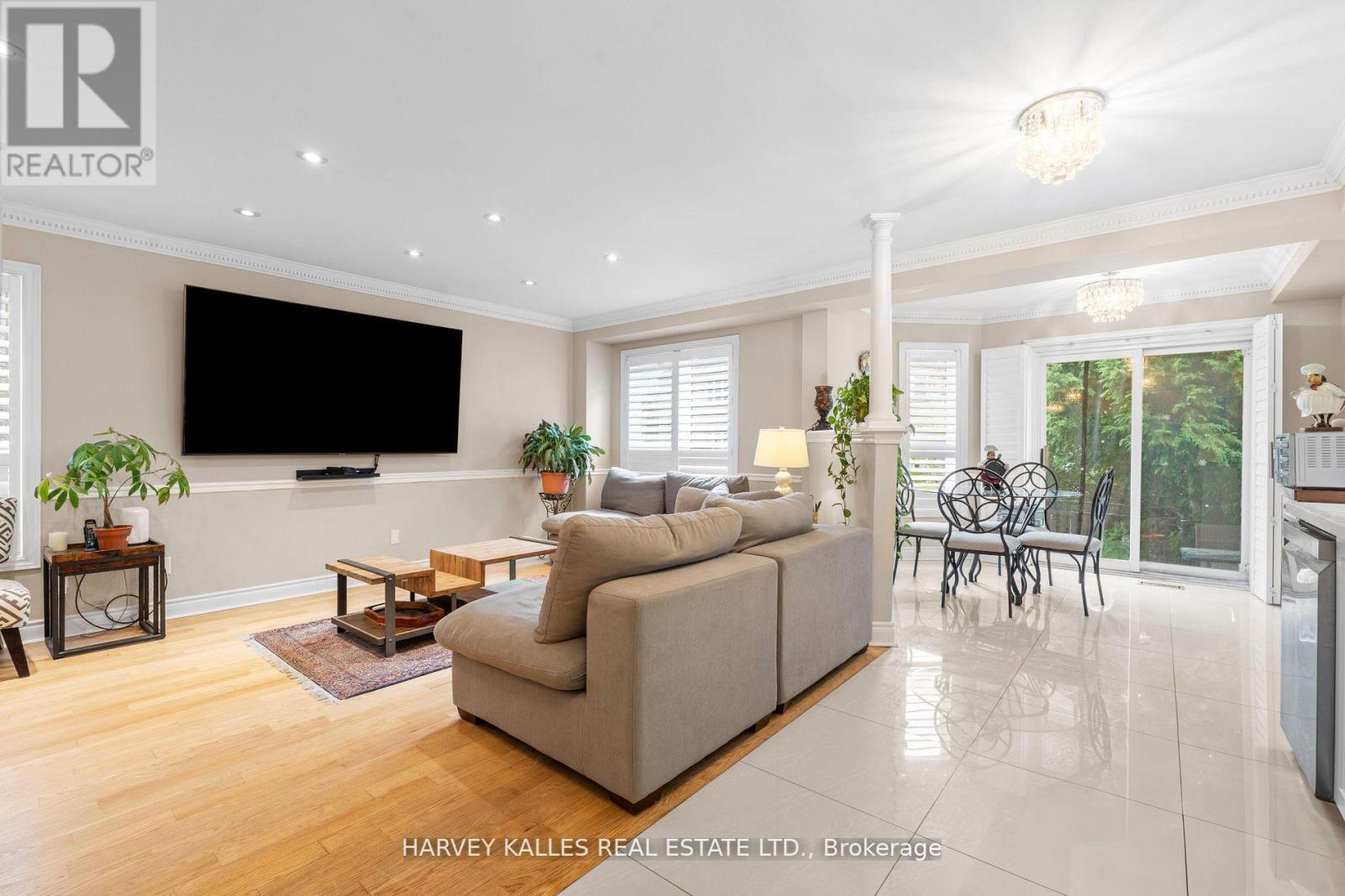 62 Kalmar Crescent, Richmond Hill, Ontario L4E 3Z4 - Photo 11 - N12886276