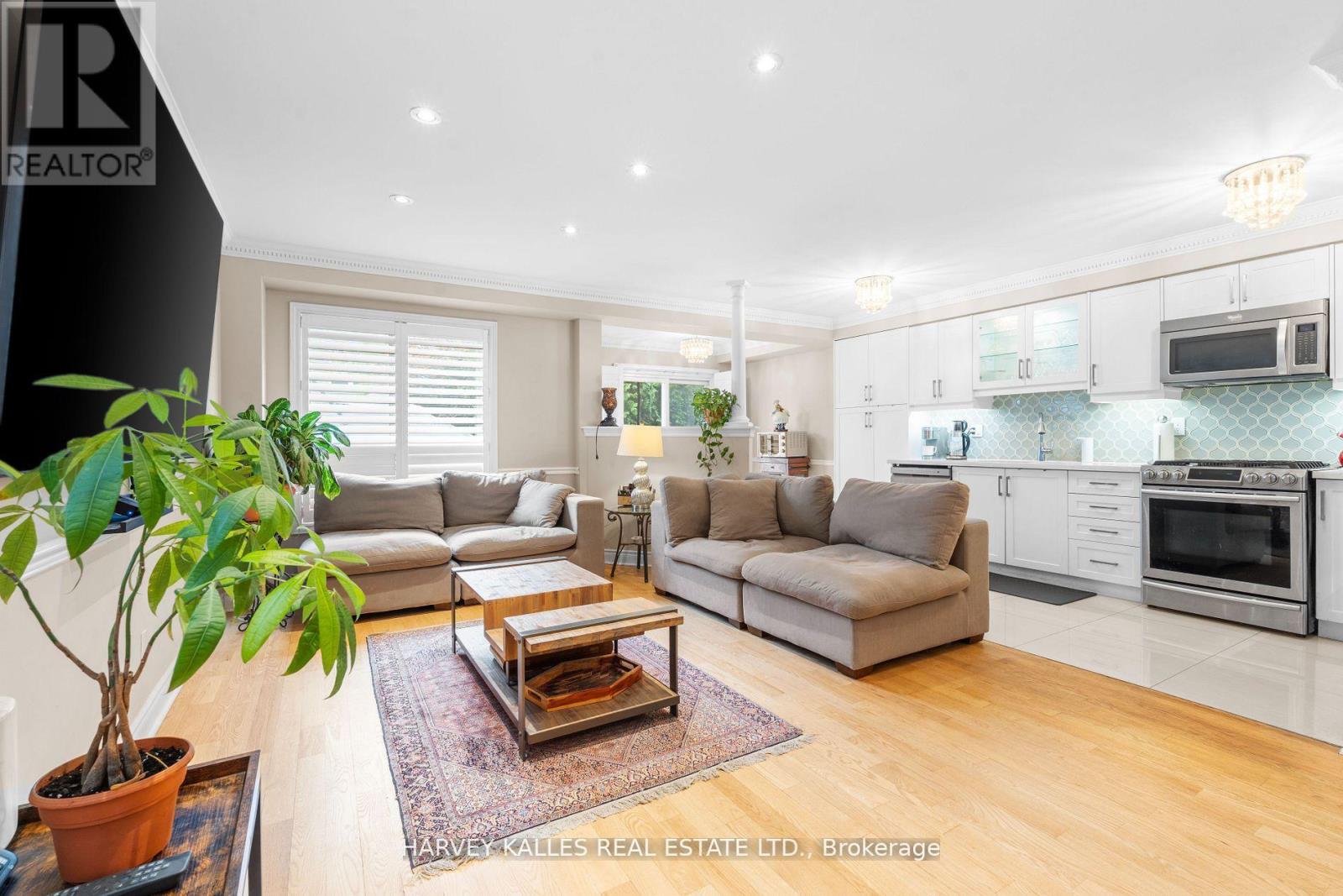 62 Kalmar Crescent, Richmond Hill, Ontario L4E 3Z4 - Photo 7 - N12886276