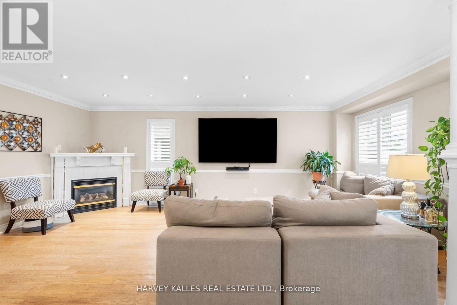 62 Kalmar Crescent, Richmond Hill, Ontario L4E 3Z4 - Photo 8 - N12886276