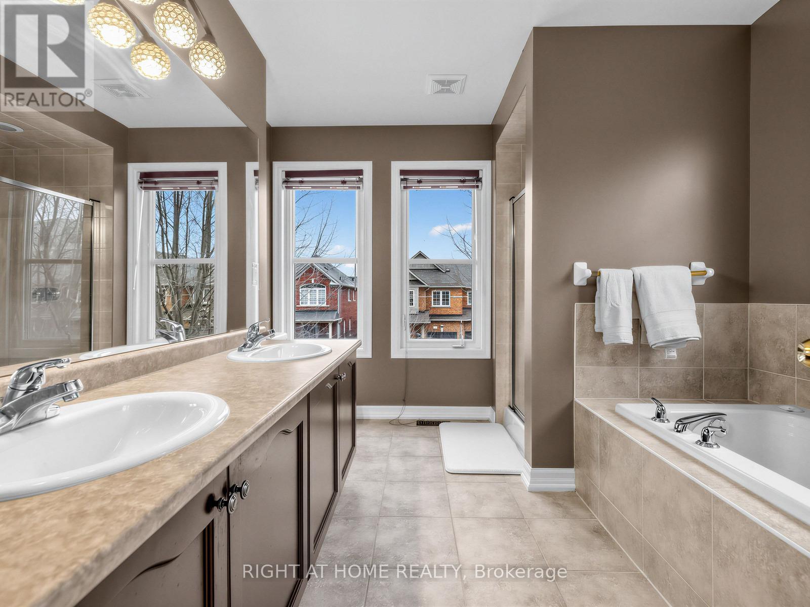 48 Harriet Crescent, Whitchurch-Stouffville (Stouffville), Ontario  L4A 0T3 - Photo 22 - N12886300