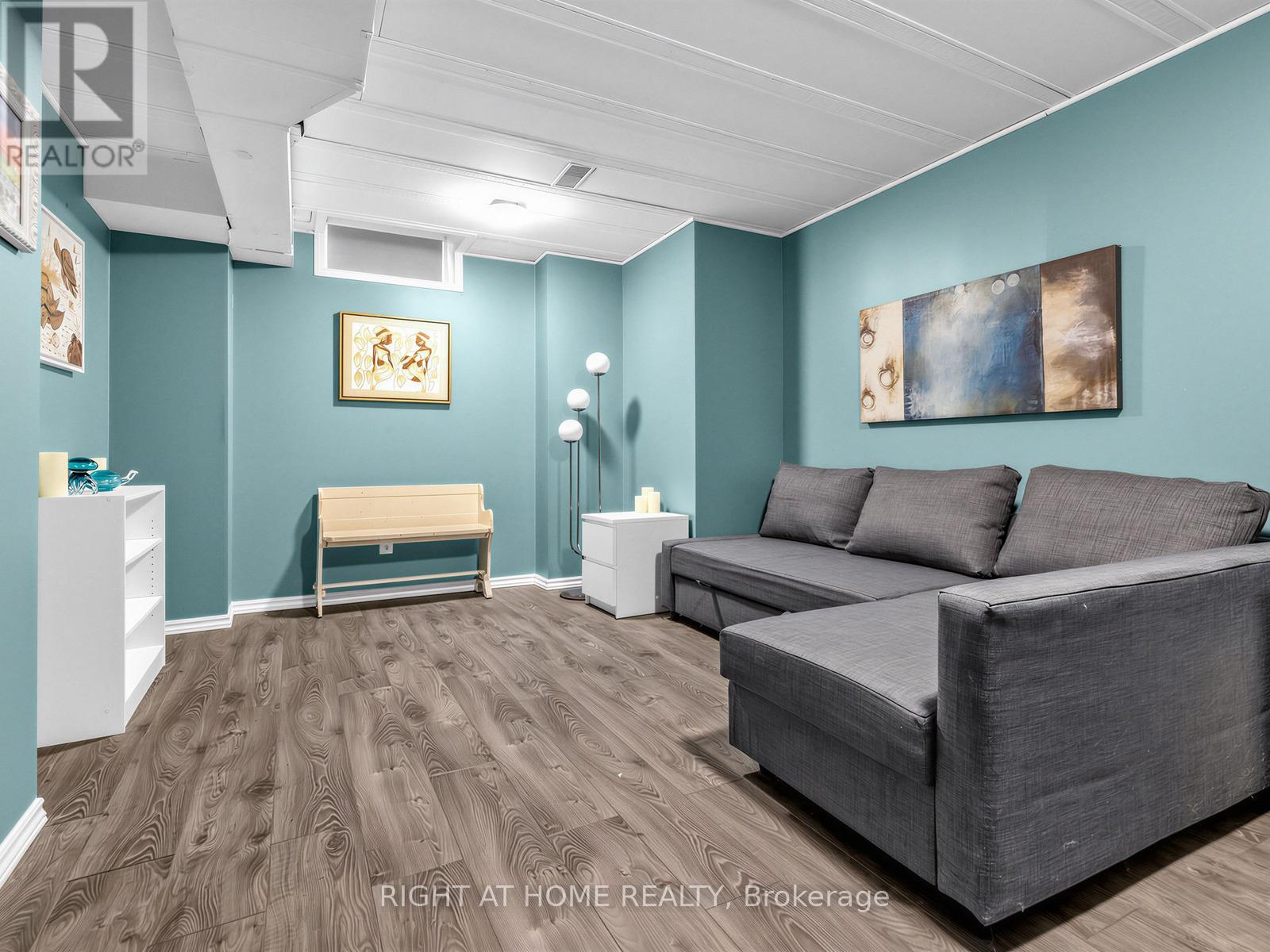 48 Harriet Crescent, Whitchurch-Stouffville (Stouffville), Ontario  L4A 0T3 - Photo 30 - N12886300