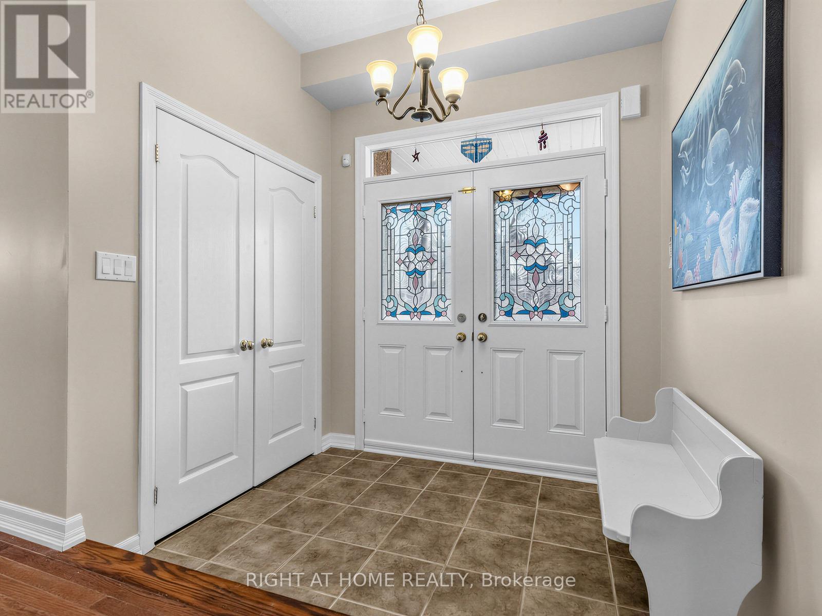 48 Harriet Crescent, Whitchurch-Stouffville (Stouffville), Ontario  L4A 0T3 - Photo 5 - N12886300