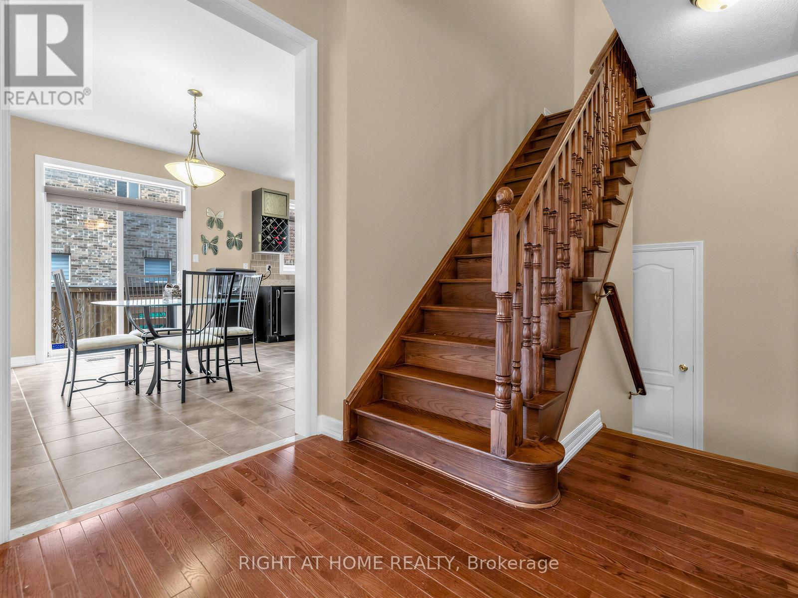 48 Harriet Crescent, Whitchurch-Stouffville (Stouffville), Ontario  L4A 0T3 - Photo 7 - N12886300