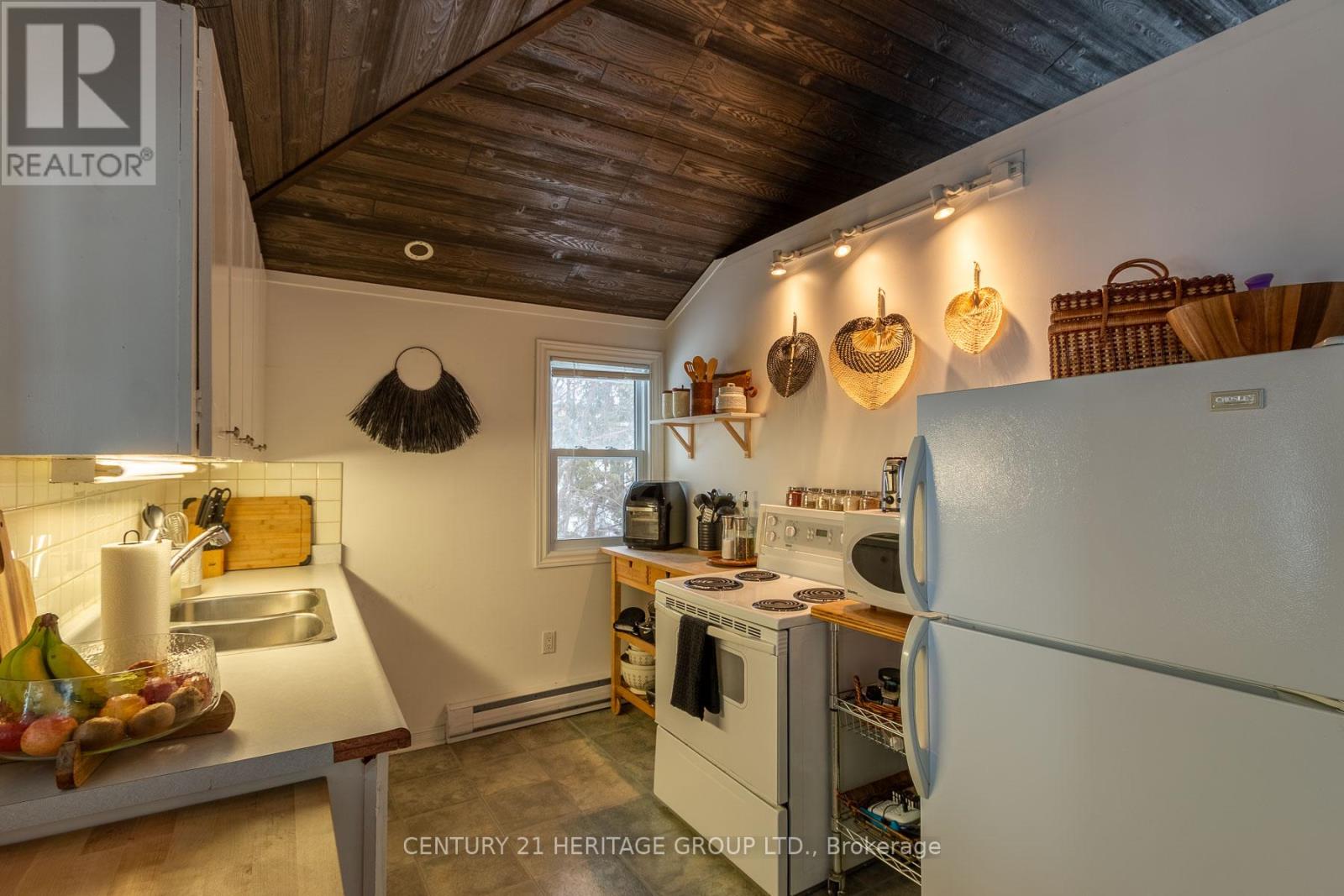 1253 Ramara Road, Ramara, Ontario  L0K 1B0 - Photo 13 - S12886288