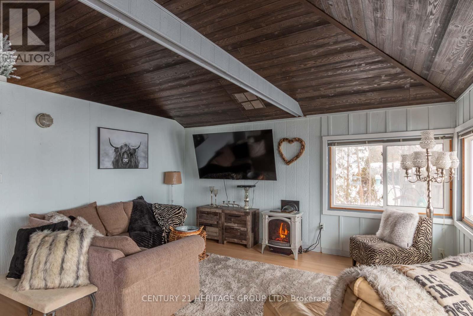 1253 Ramara Road, Ramara, Ontario  L0K 1B0 - Photo 7 - S12886288