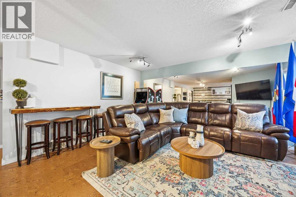 390 Cove Road, Chestermere, Alberta  T1X 1J6 - Photo 38 - A2287143