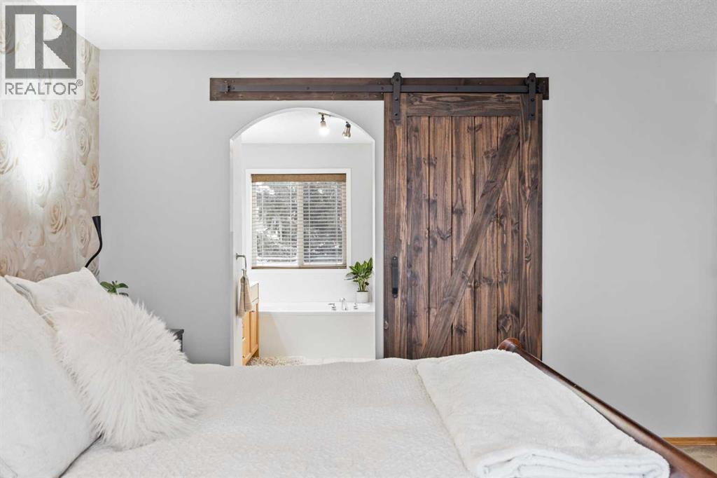 390 Cove Road, Chestermere, Alberta  T1X 1J6 - Photo 25 - A2287143