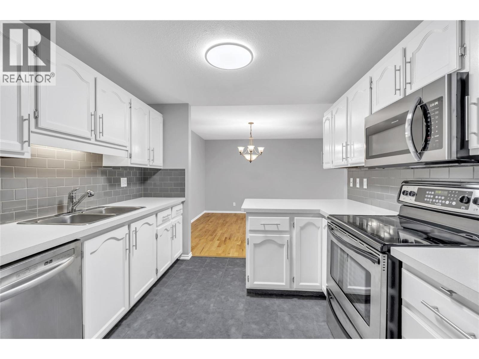 272 Green Avenue W Unit# 208, Penticton, British Columbia V2A 3T2 - Photo 6 - 10372209