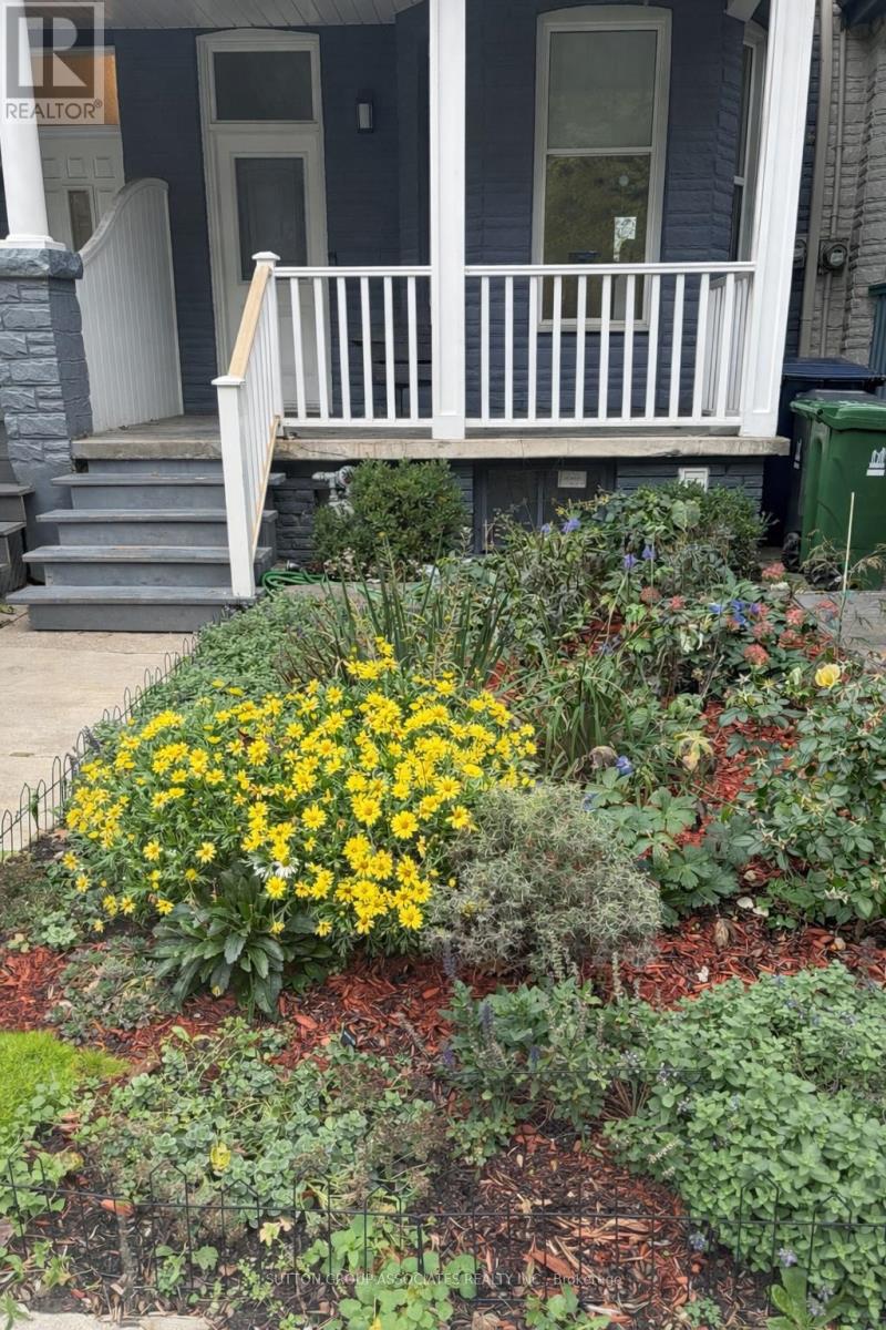 617 Gladstone Avenue, Toronto, Ontario  M6H 3J3 - Photo 3 - W12886194