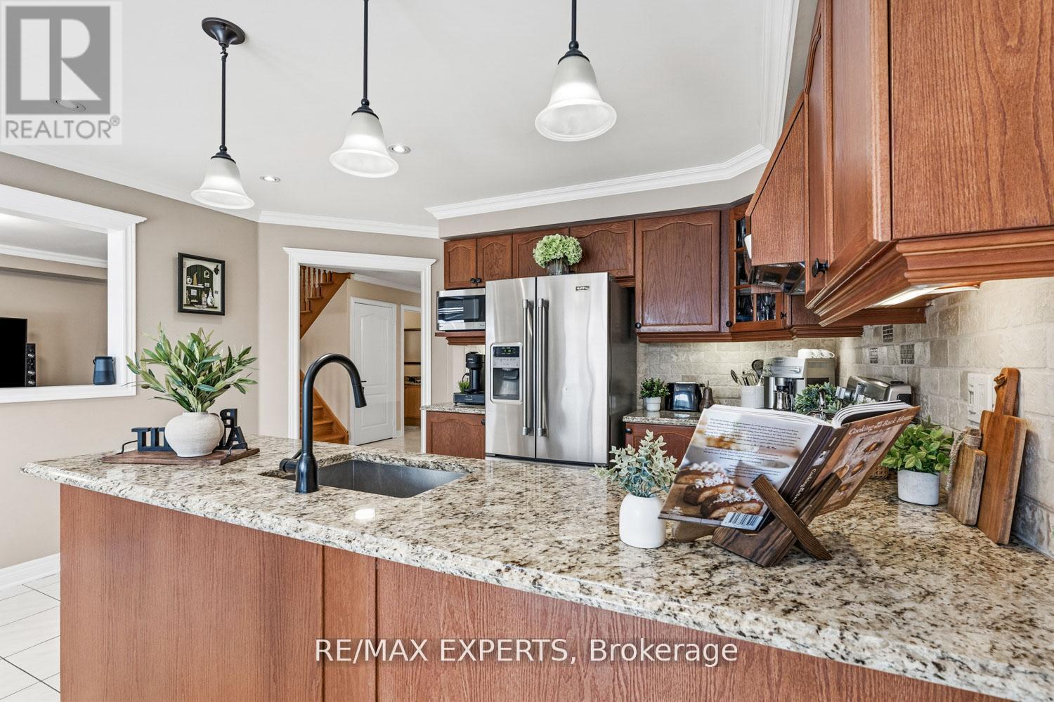 182 Waterbury Street, Caledon, Ontario  L7E 2H9 - Photo 6 - W12886196