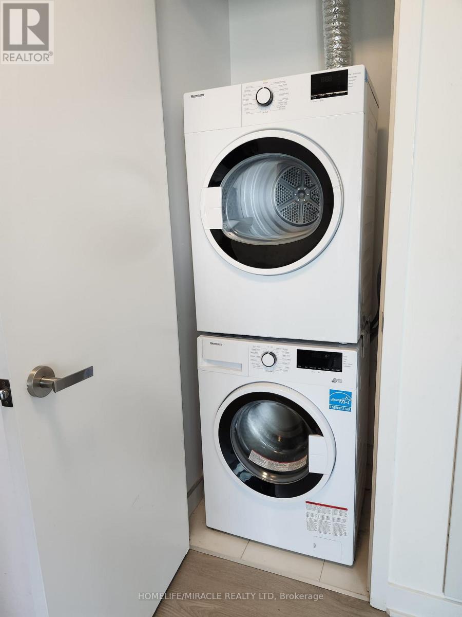 212 - 3900 Confederation Parkway, Mississauga (City Centre), Ontario  L5B 0M3 - Photo 12 - W12886206