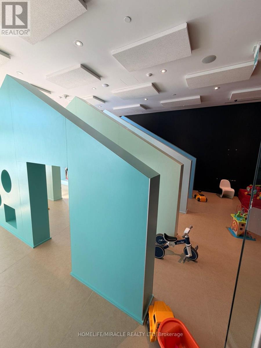 212 - 3900 Confederation Parkway, Mississauga (City Centre), Ontario  L5B 0M3 - Photo 17 - W12886206