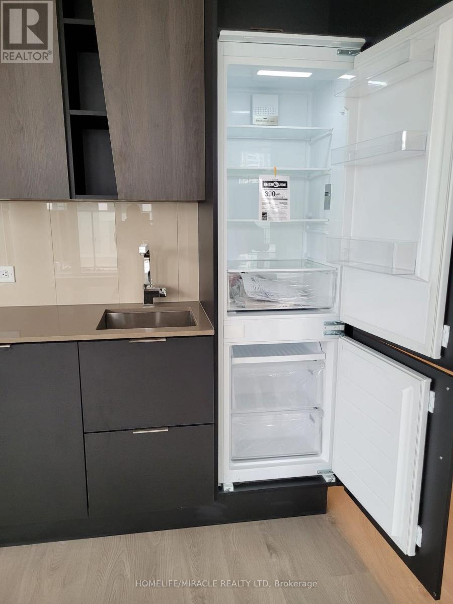 212 - 3900 Confederation Parkway, Mississauga (City Centre), Ontario  L5B 0M3 - Photo 6 - W12886206