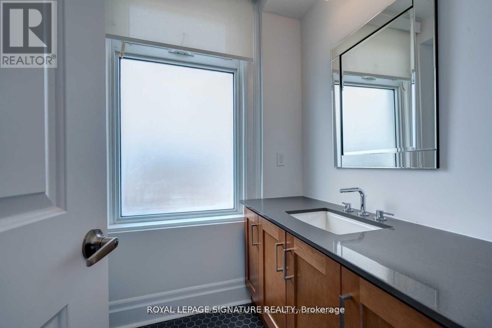 2a - 1 Lansdowne Avenue, Toronto (Roncesvalles), Ontario  M6K 1M2 - Photo 11 - W12886214