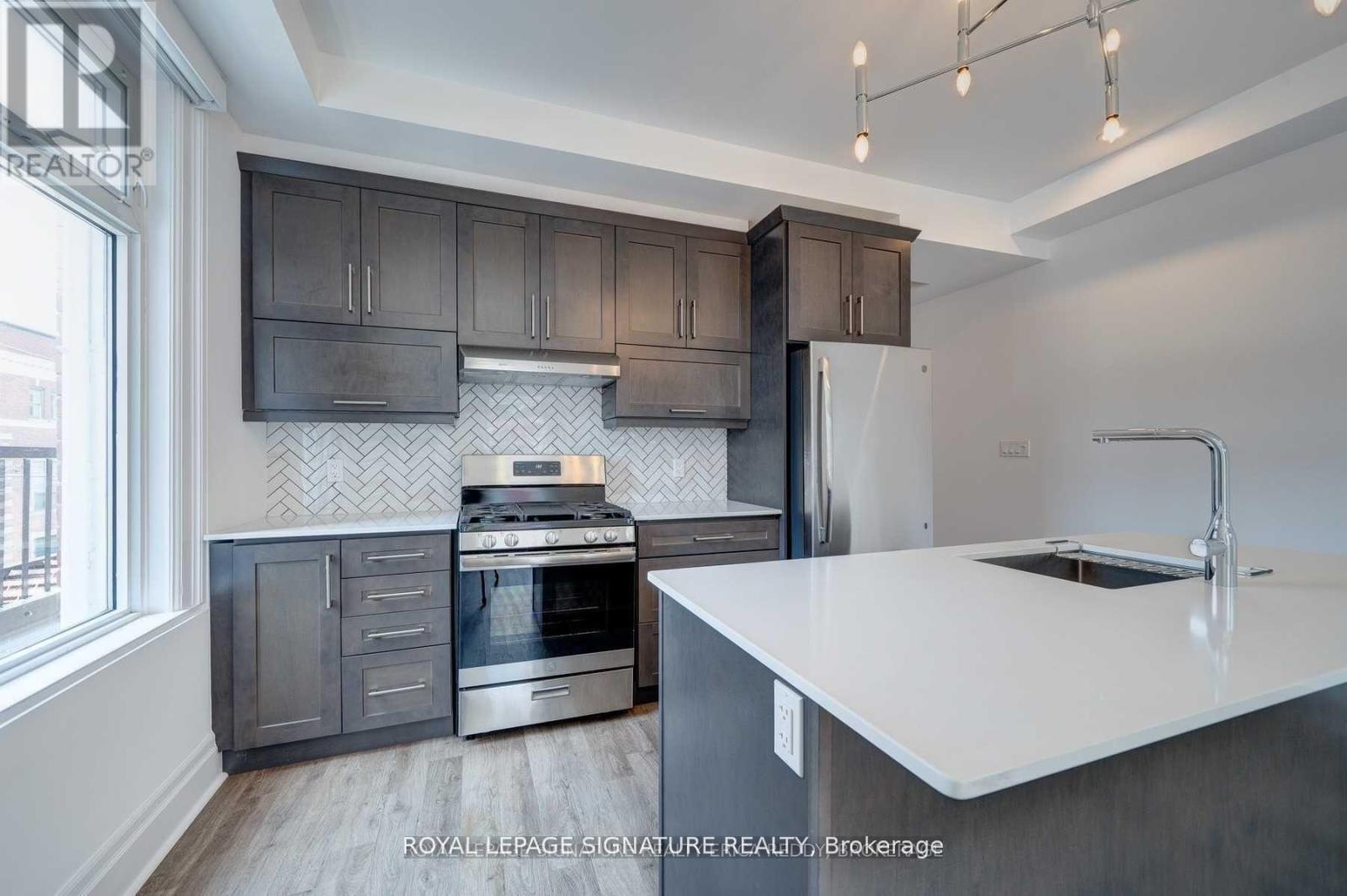 2a - 1 Lansdowne Avenue, Toronto (Roncesvalles), Ontario  M6K 1M2 - Photo 3 - W12886214