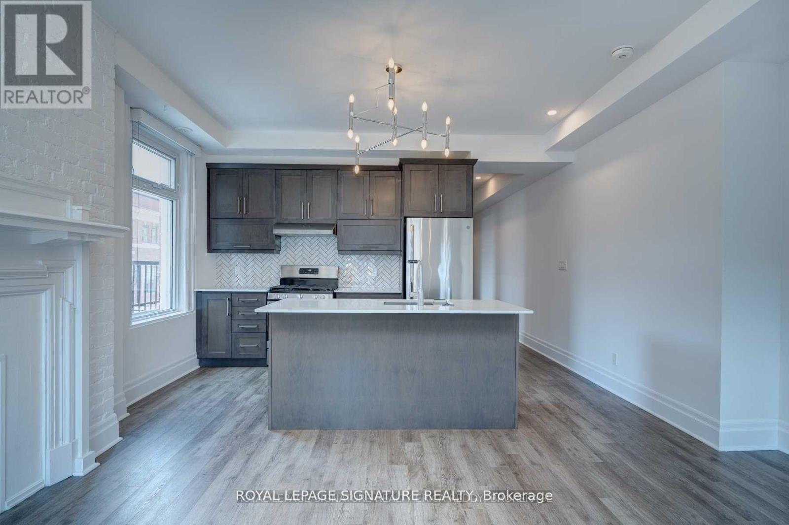 2a - 1 Lansdowne Avenue, Toronto (Roncesvalles), Ontario  M6K 1M2 - Photo 6 - W12886214