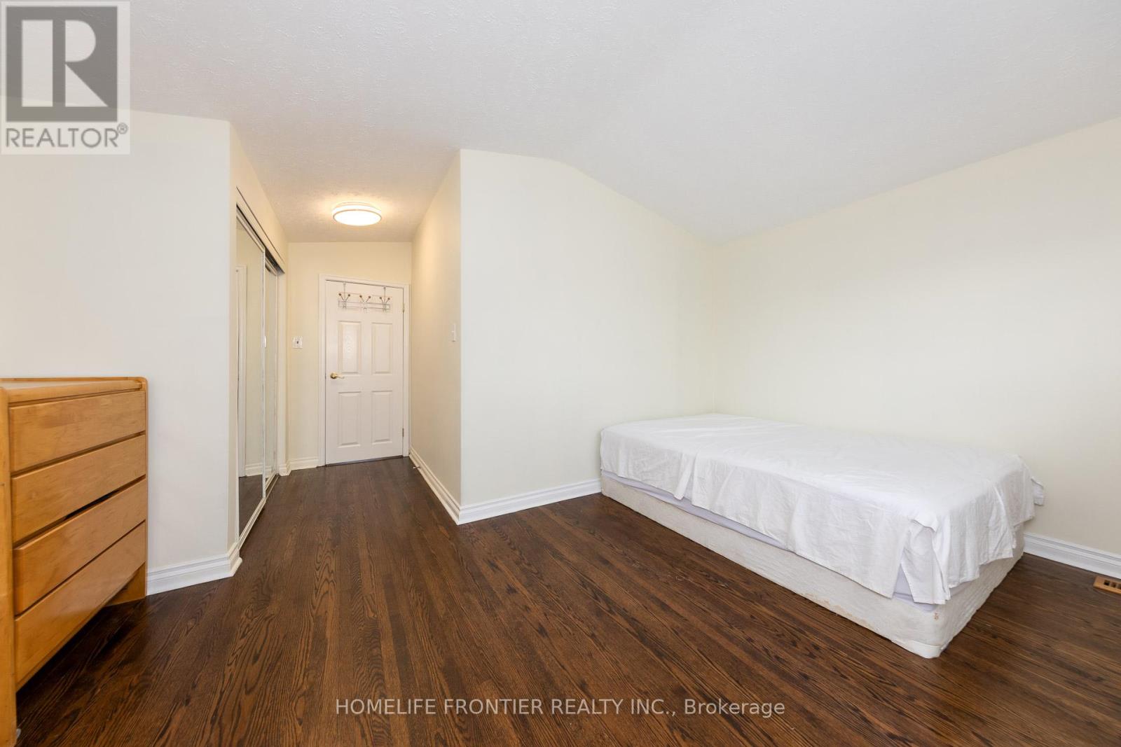 3223 Constitution Boulevard, Mississauga, Ontario  L4Y 2Z1 - Photo 22 - W12886238