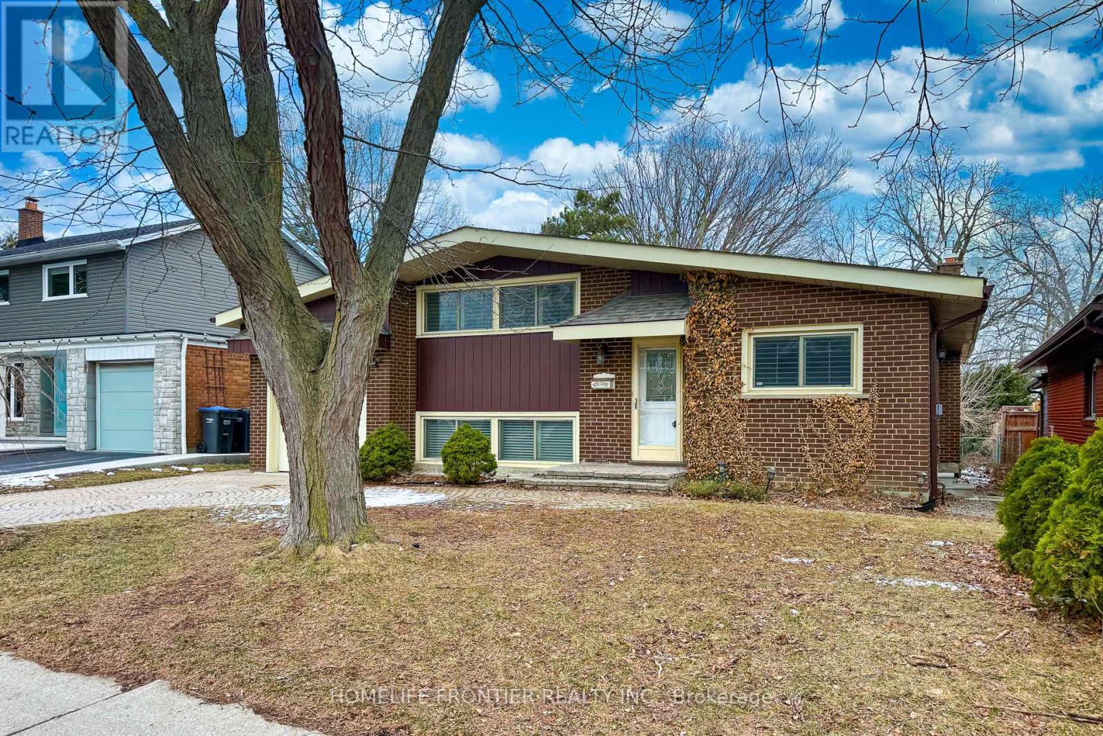 3223 Constitution Boulevard, Mississauga, Ontario  L4Y 2Z1 - Photo 3 - W12886238